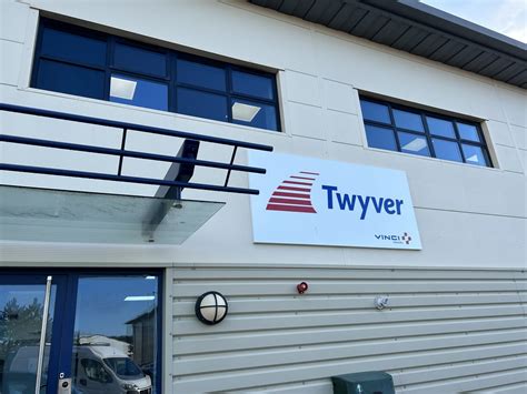 twyver switchgear uk.